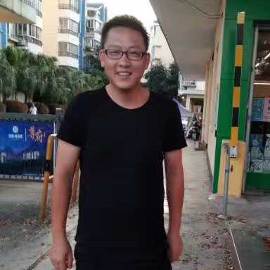 打着灯笼去赶集的照片