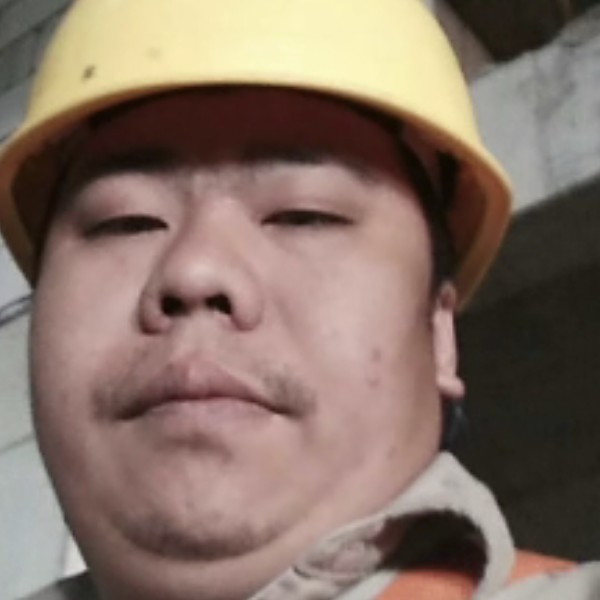 绝影蹙眉复杂的照片