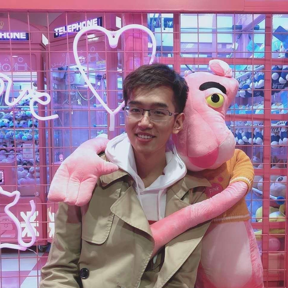 知性踢乌冬面的照片