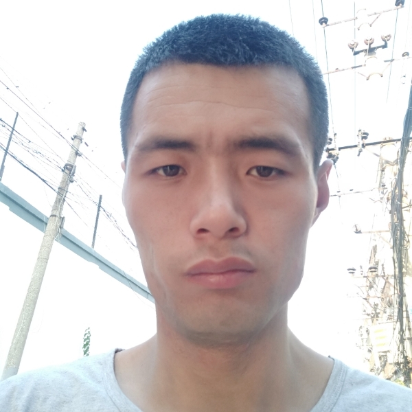 王轻的照片