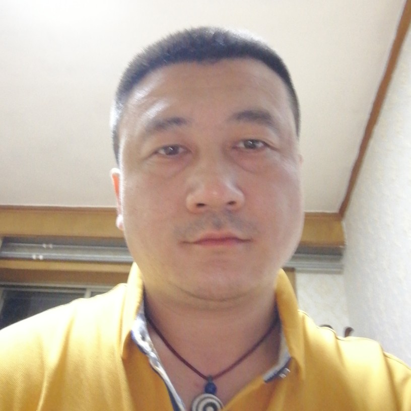 可乐挽手坚强的照片