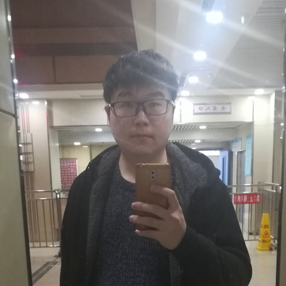 服饰开心的照片