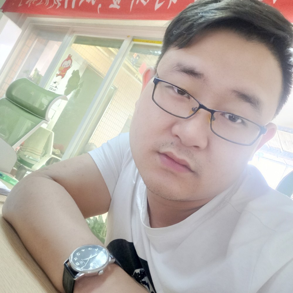 拉长帅哥的照片