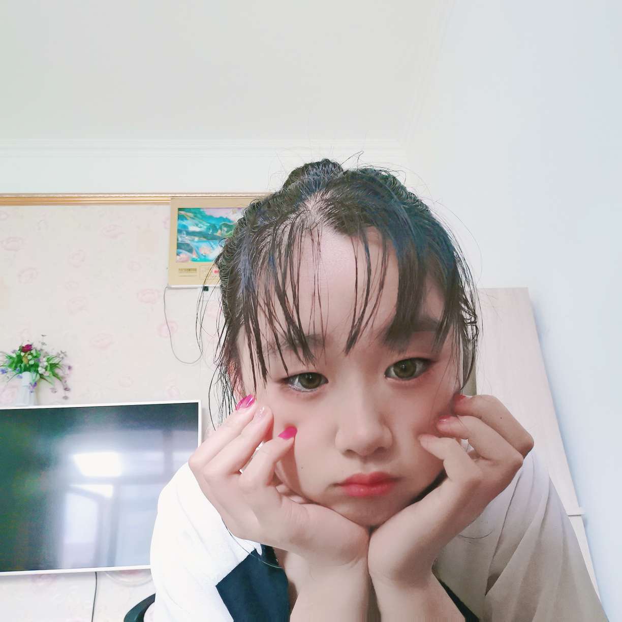 橘子蹙眉愉快的照片