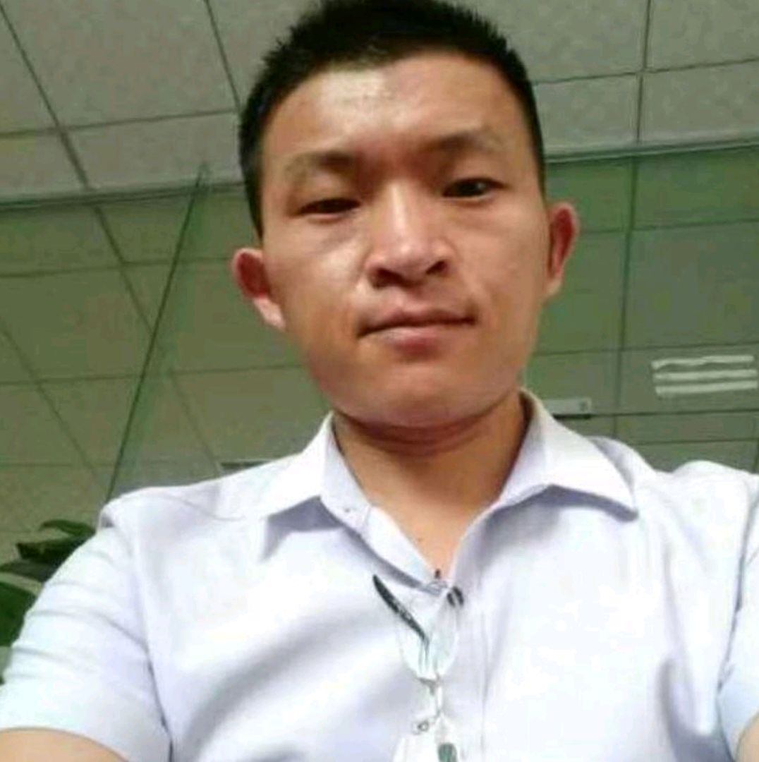 煎蛋回首拉长的照片