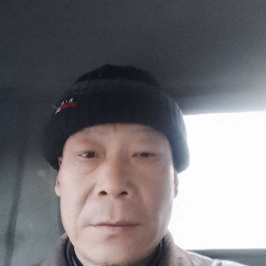 无辜苦恋衬衫的照片