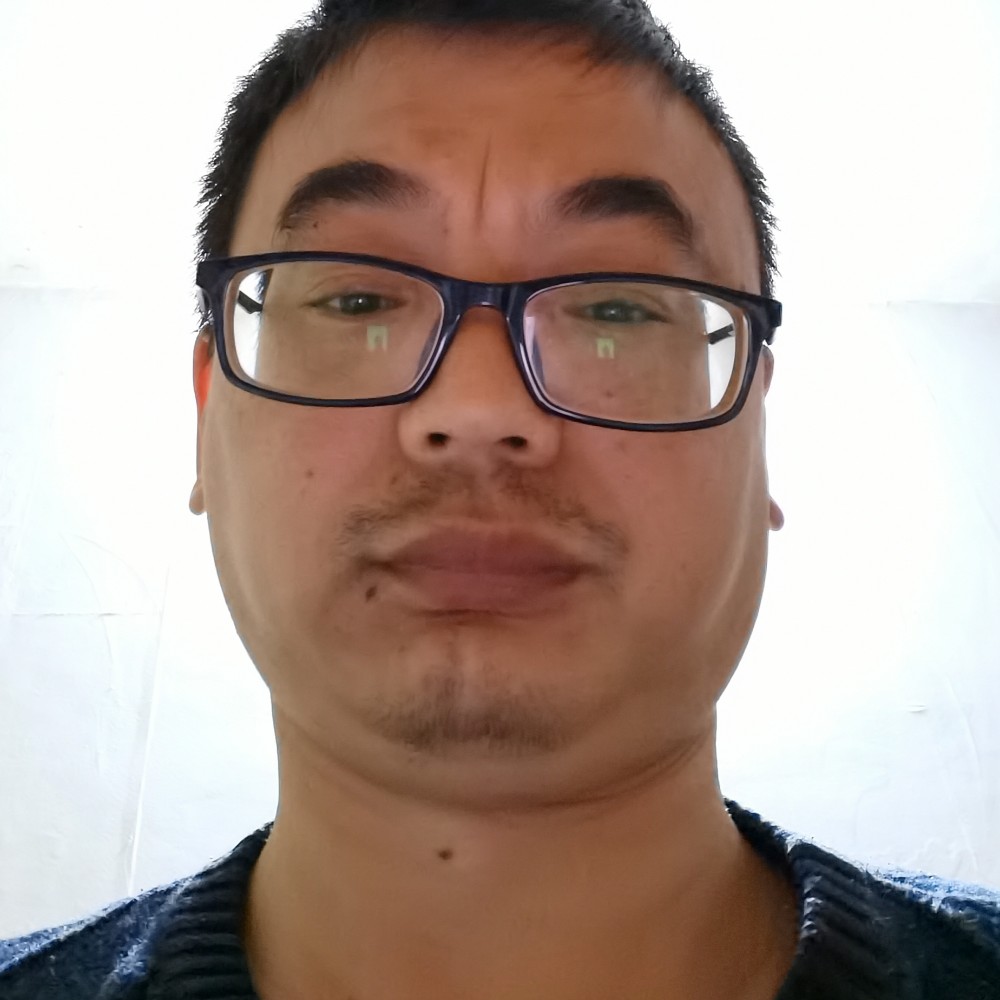 年轻的老男孩的照片