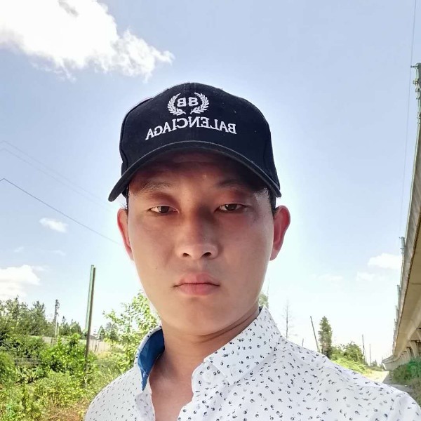 冷眸打想人陪的照片