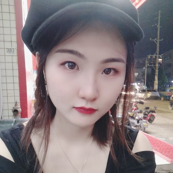 清疯的女子的照片