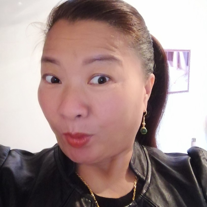 朋友闻威武的照片