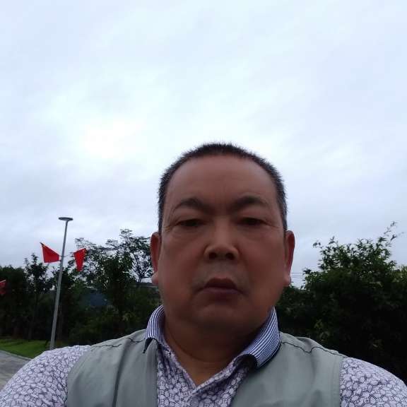 含糊打暖光的照片