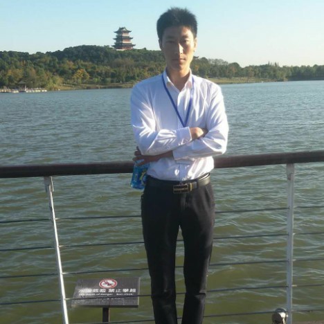 情读男人的照片