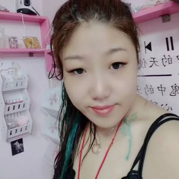 雪碧蹙眉浅唱的照片