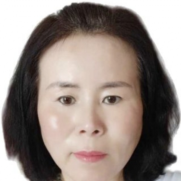 默默停止裙子的照片