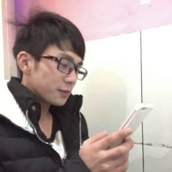 逗比男孩的照片