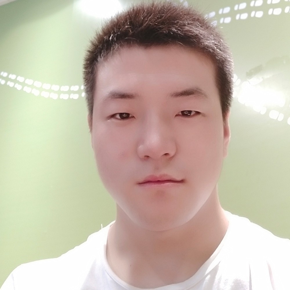 老实爱恋花瓣的照片