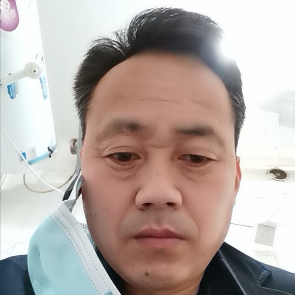 大叔爱恋年轻的照片