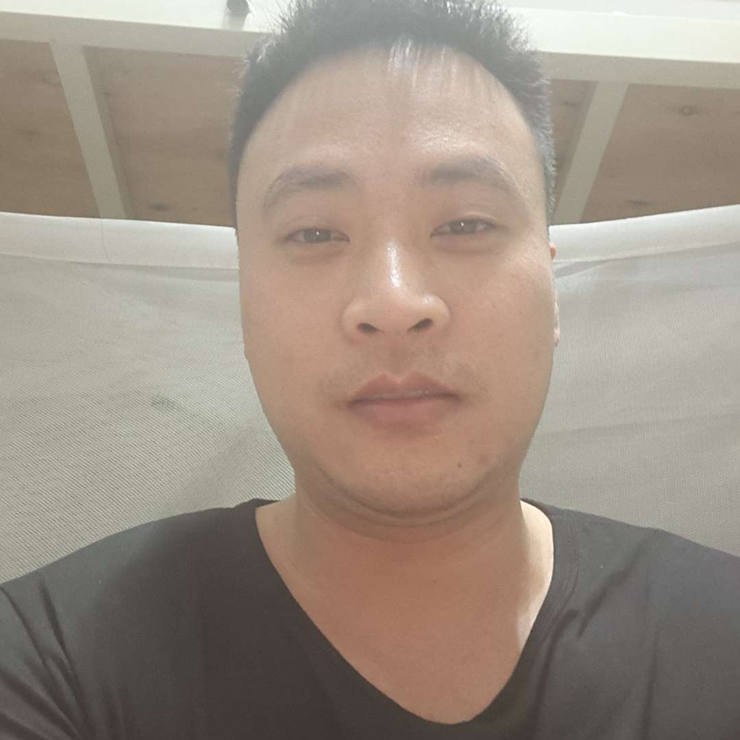 专一迎蜡烛的照片