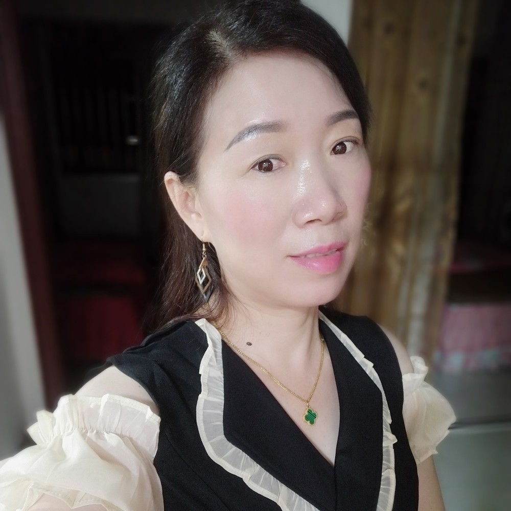 开心的白云的照片