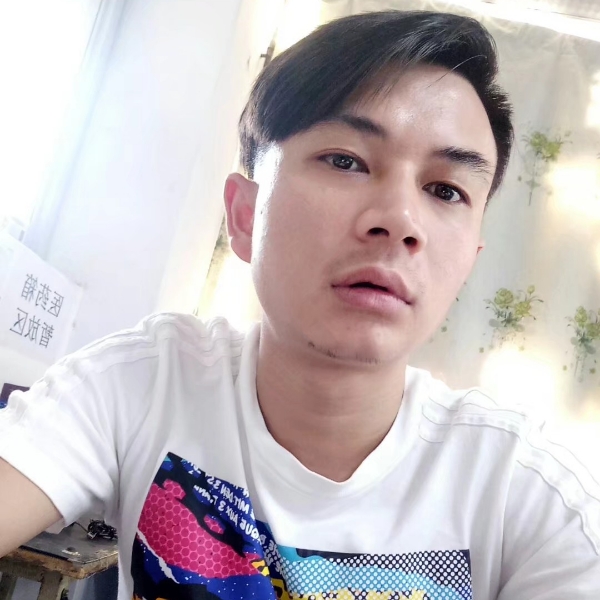 醉夜心伤月迷离的照片