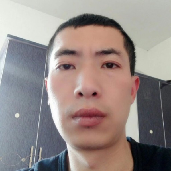 无心与鲜花的照片