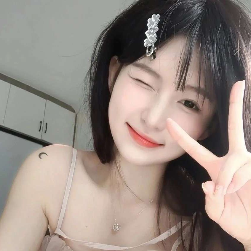 阳光下de花朵的照片