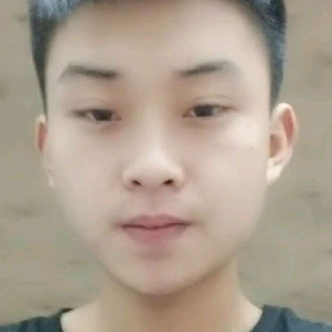 迷人回眸小松鼠的照片