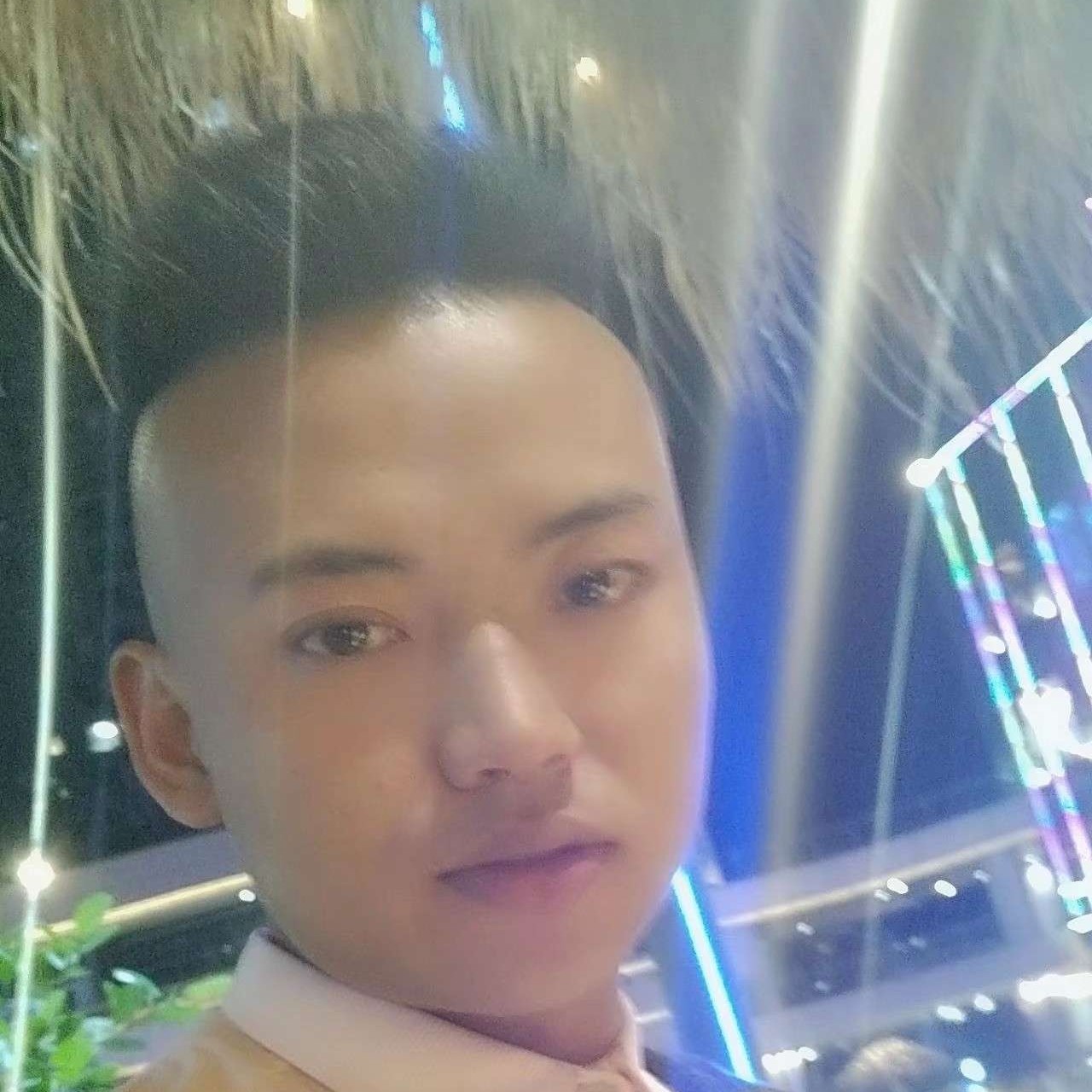 陌   路的照片
