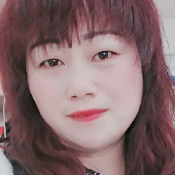 我们的浅吻龙猫的照片