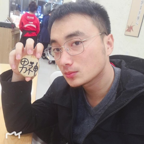 无洛尘的照片