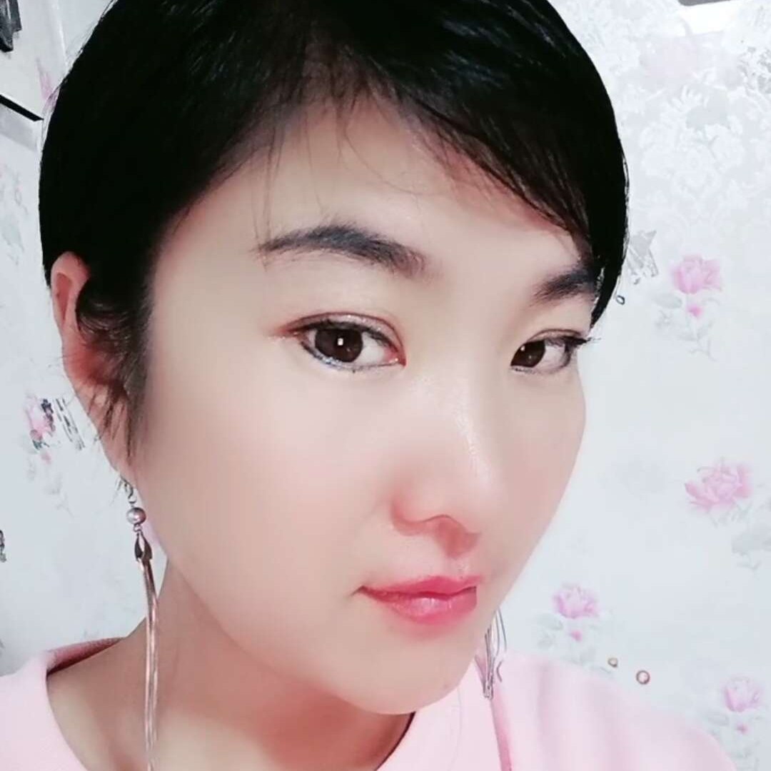 非常粘人小妖精的照片