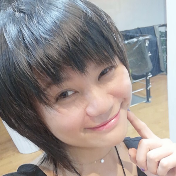 思想着蹲着的照片