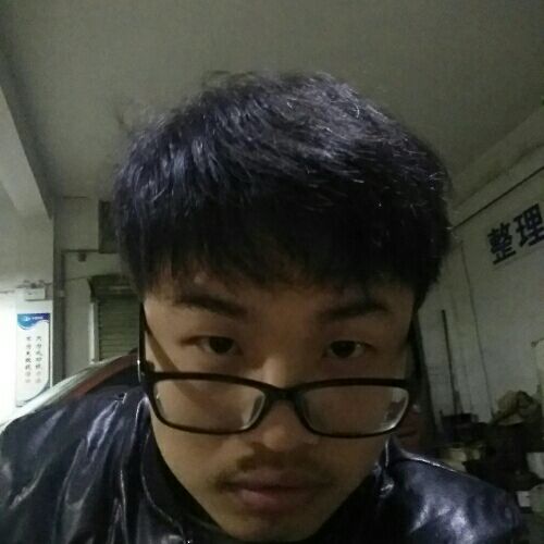 云朵上的海绵的照片
