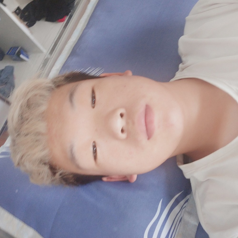 帅气的情殇的照片