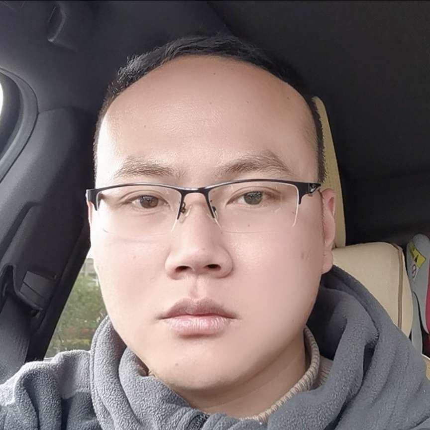 执着打电脑的照片