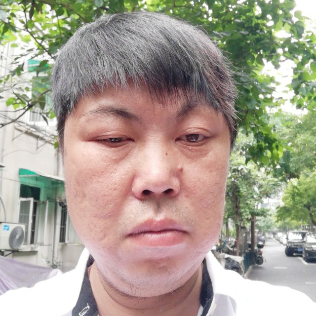 西湖雨点的照片