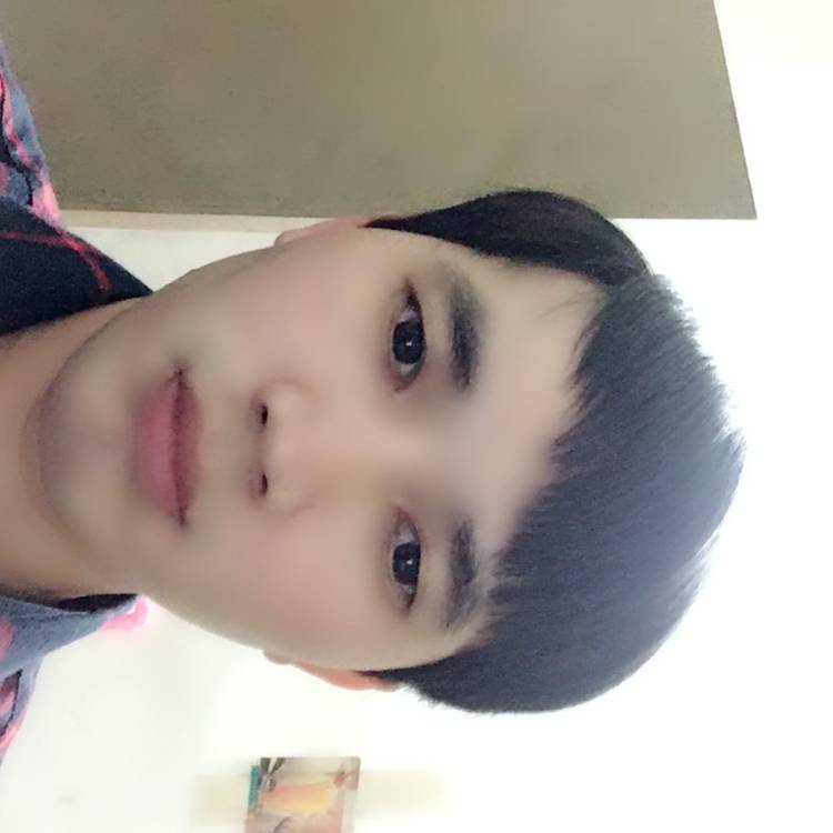 抬头望明月的照片