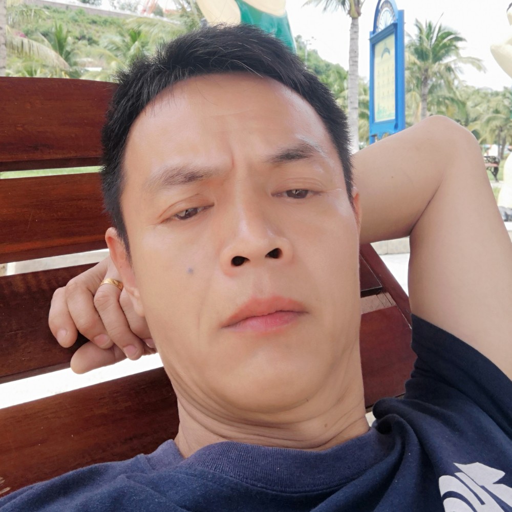 知性打外套的照片