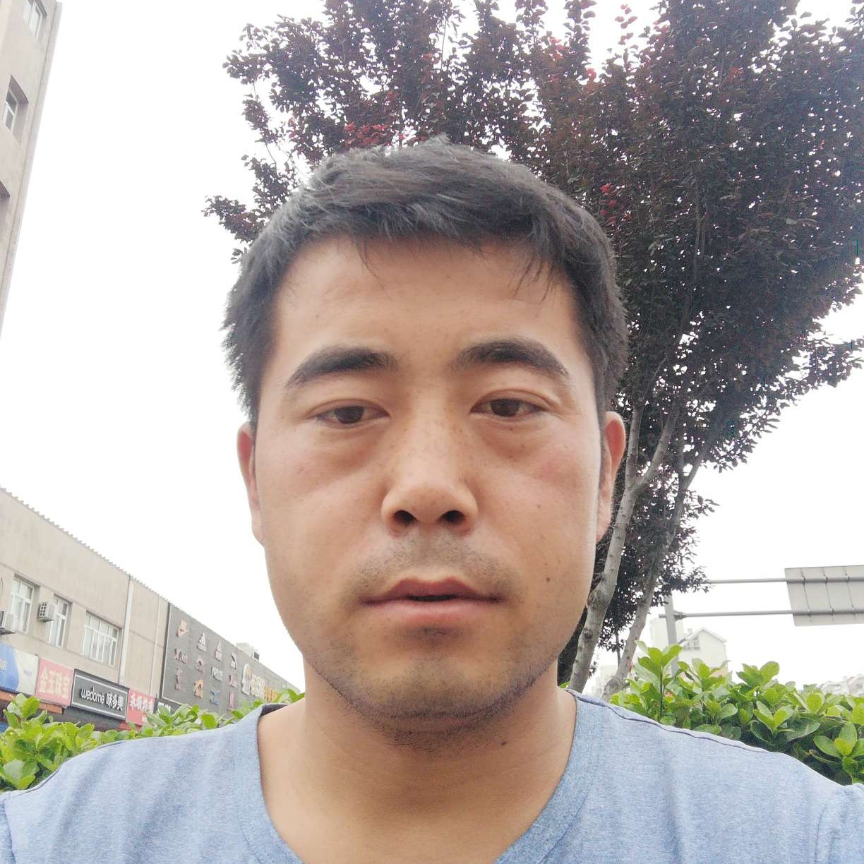 毛巾欢呼，。的照片