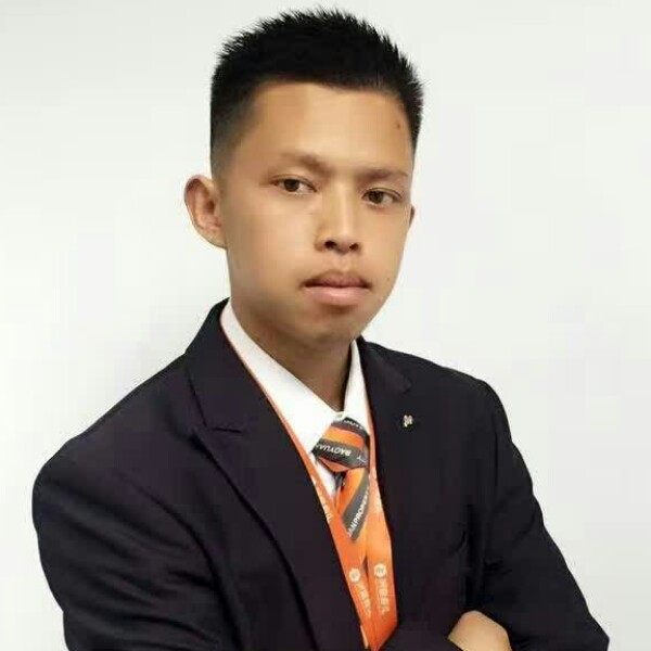 孤單初妆的照片