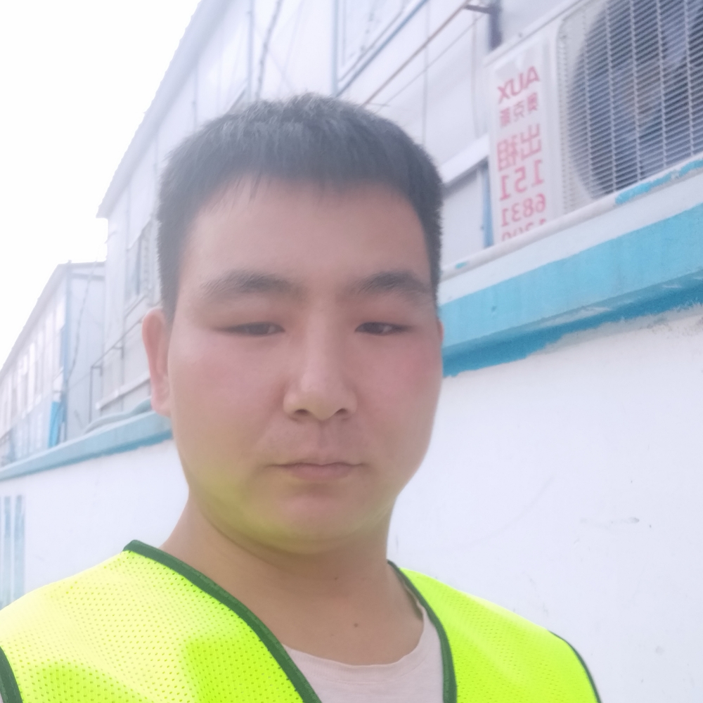 微凉挽手愉快的照片