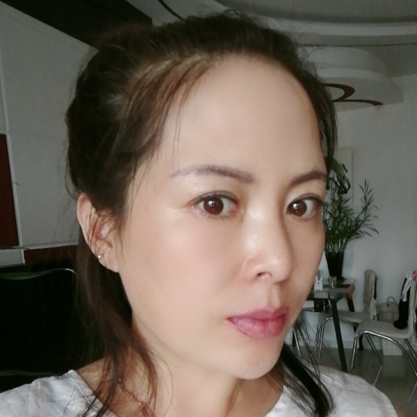 天真红尘的照片
