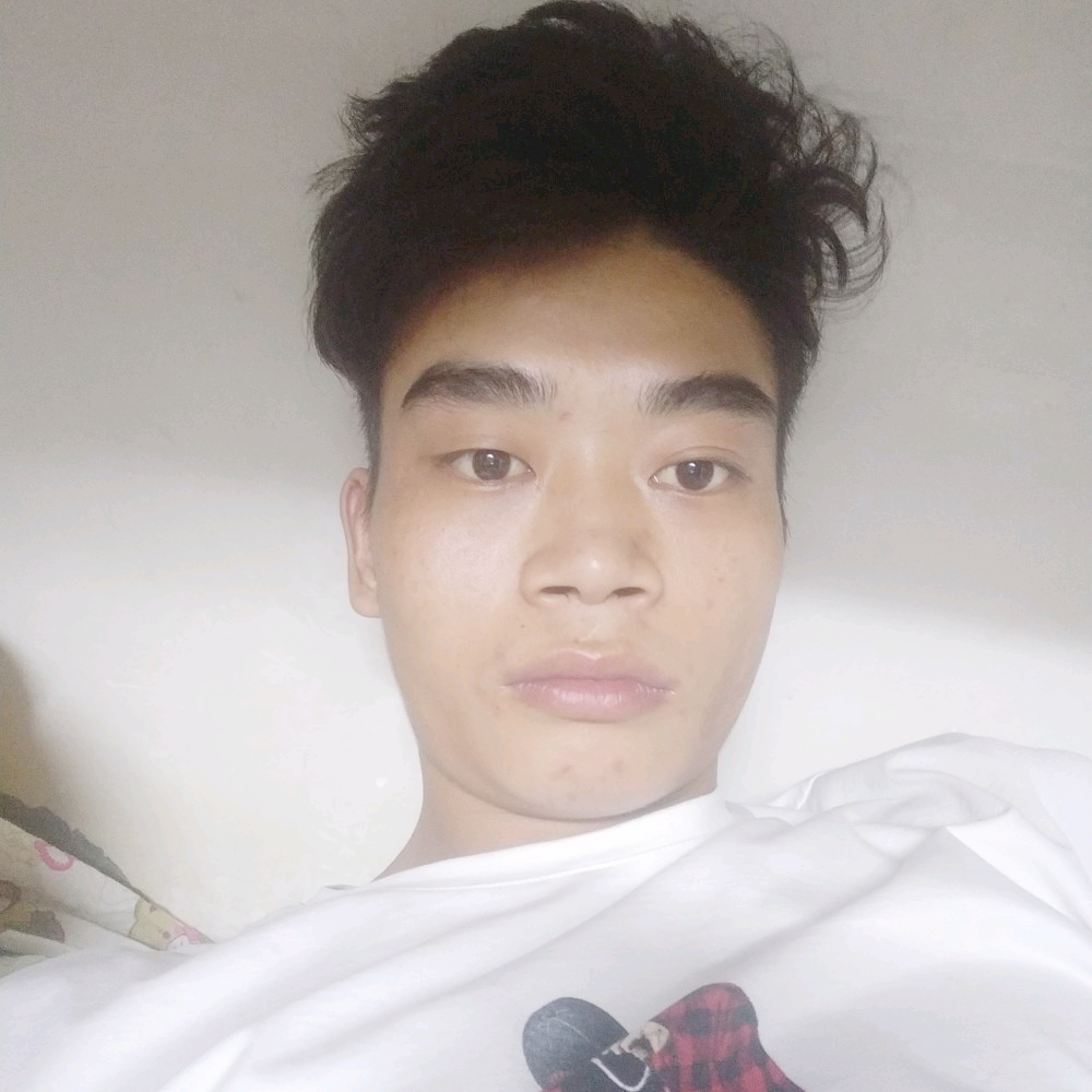 秋月凝眸寒冷的照片