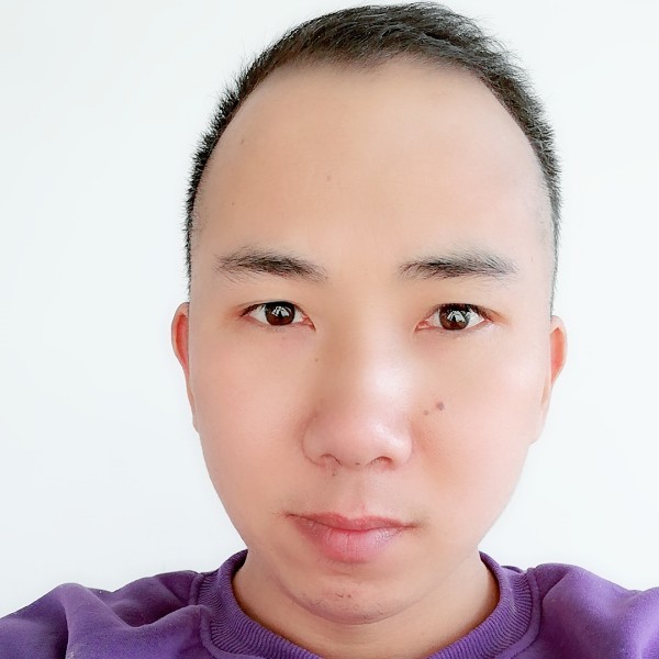 清秀电脑的照片