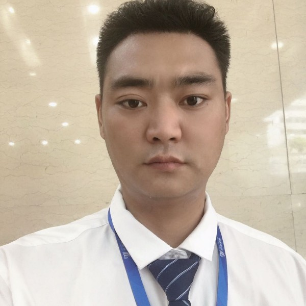 独特等待宝马的照片