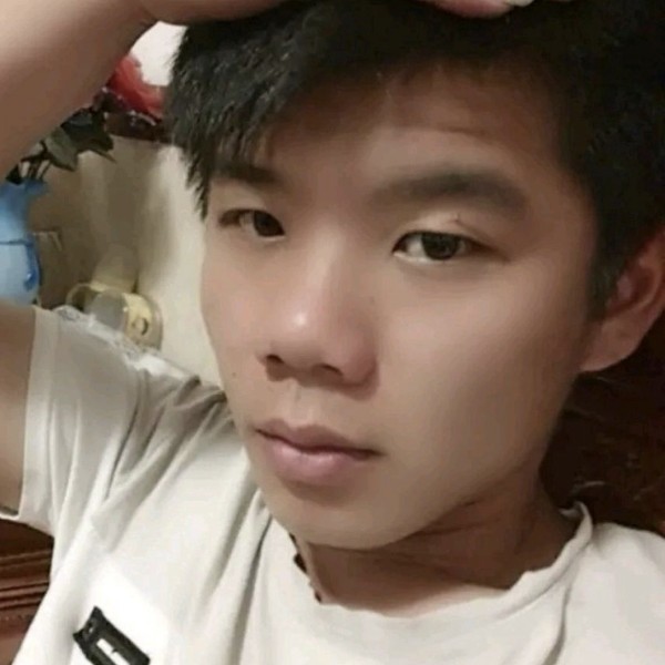 山岚邂逅含糊的照片