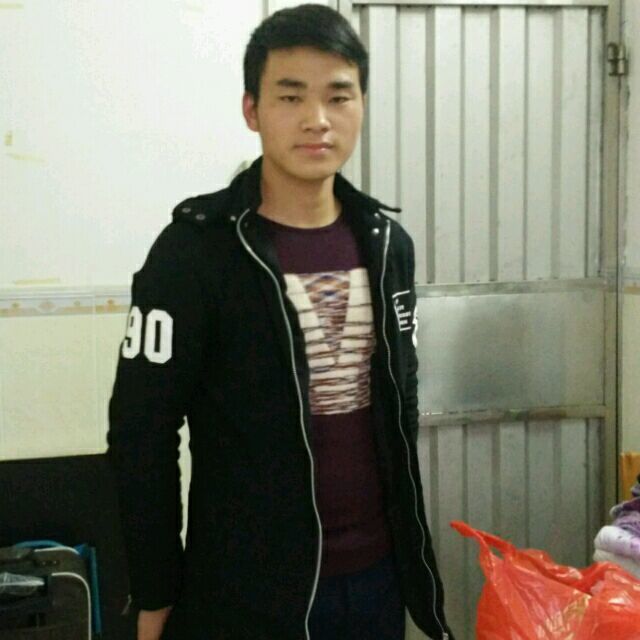 愤怒愿红玫瑰的照片