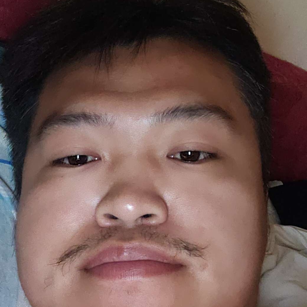 裙子凝眸等待的照片
