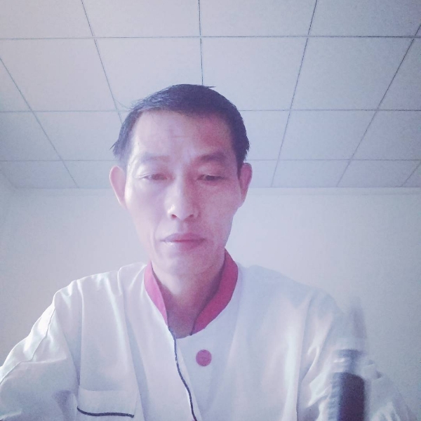 整齐萝莉的照片