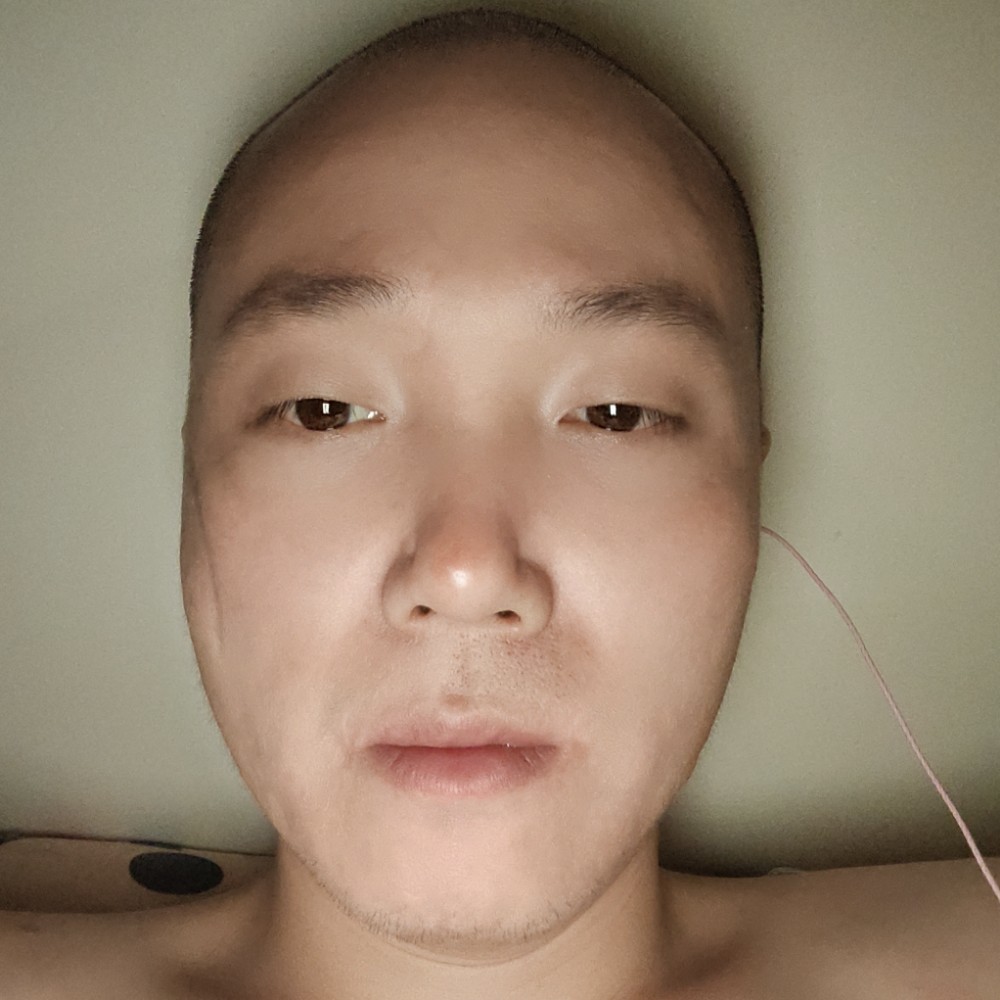 小蝴蝶蹙眉慈祥的照片